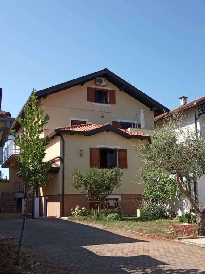 Remi Appartement Umag Buitenkant foto