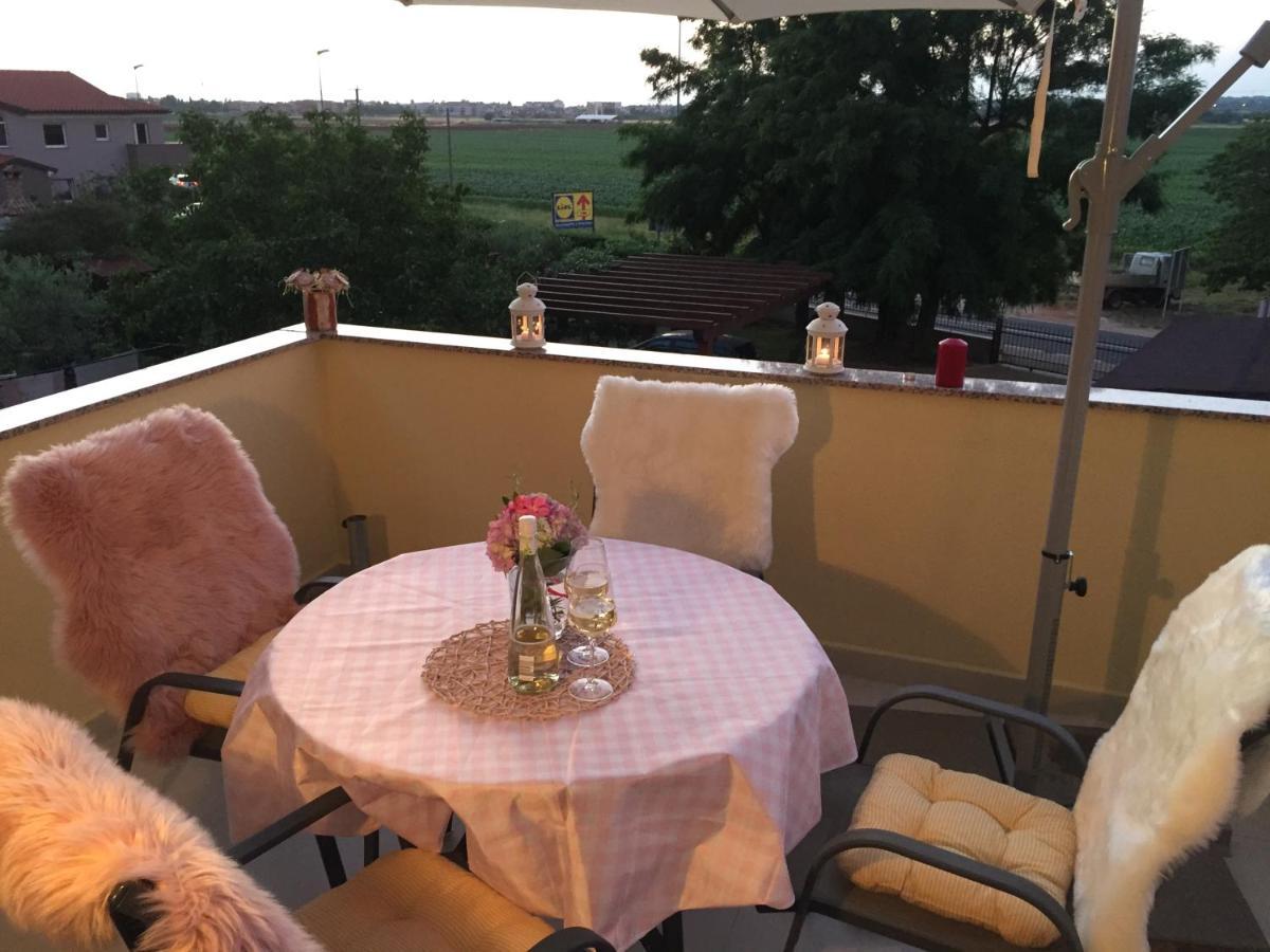 Remi Appartement Umag Buitenkant foto